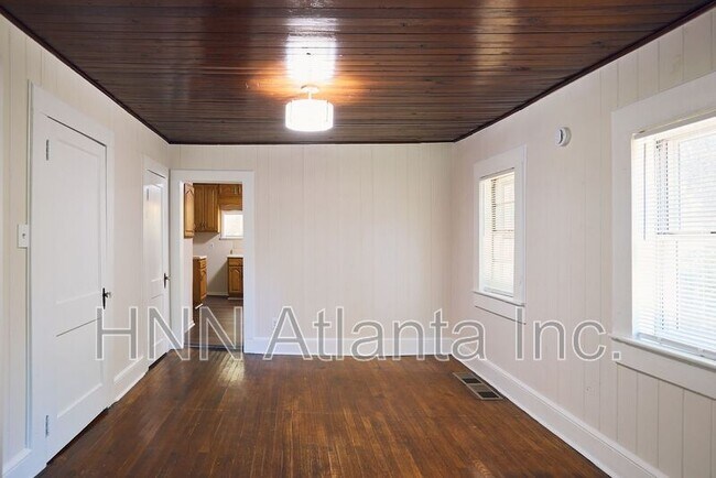 Building Photo - 2838 Mitchell Pl