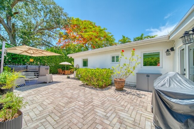 Building Photo - 7055 SW 84th Ave