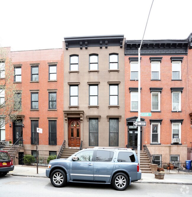 Building Photo - 230 Degraw St