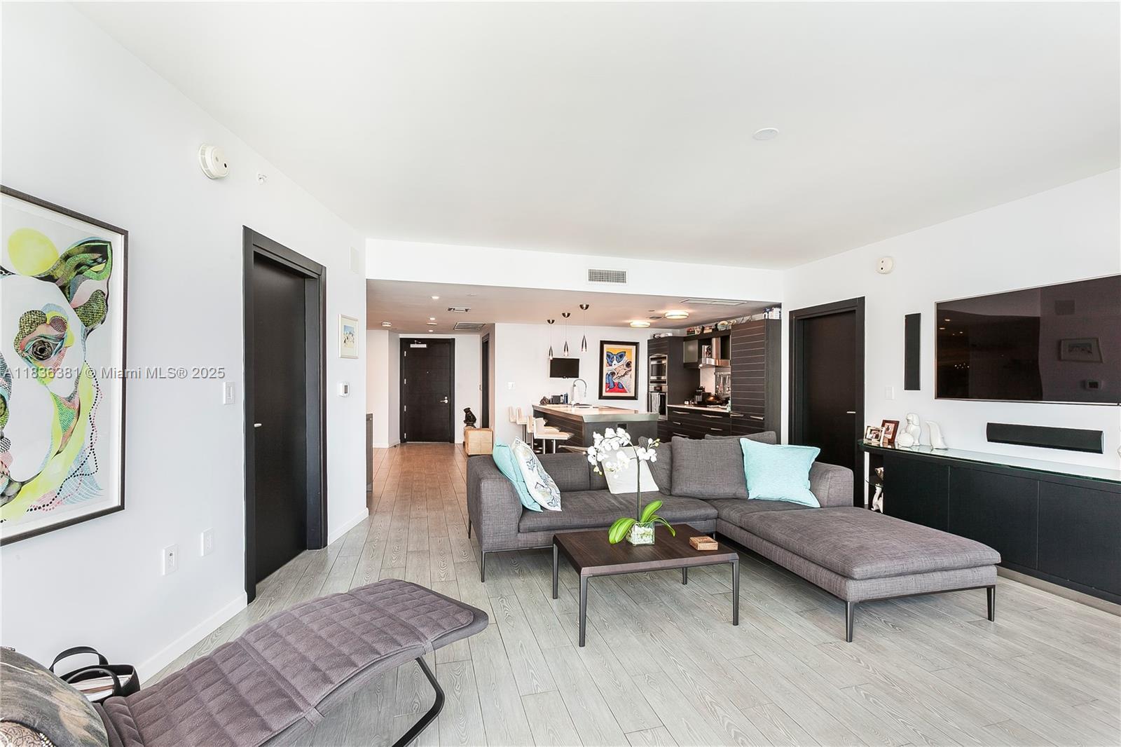 Building Photo - 200 Biscayne Boulevard Way