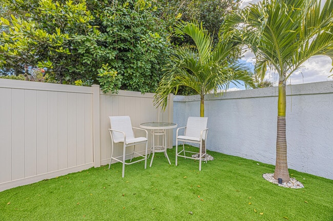 Building Photo - 23246 L'Ermitage Cir