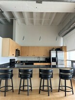 Building Photo - 111 10th St