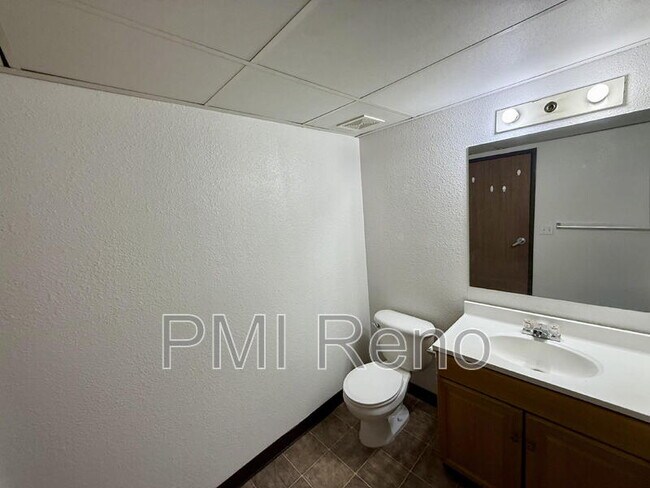 Building Photo - 1600 I St