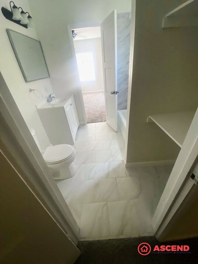 Building Photo - Charming 2 Bedroom 1 Bath House