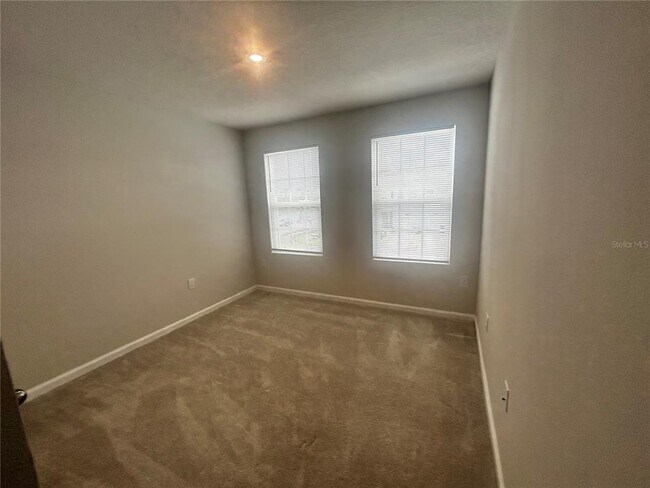 Building Photo - 14124 Crimson Ave