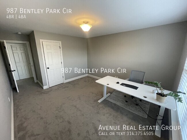 Building Photo - 987 Bentley Park Cir