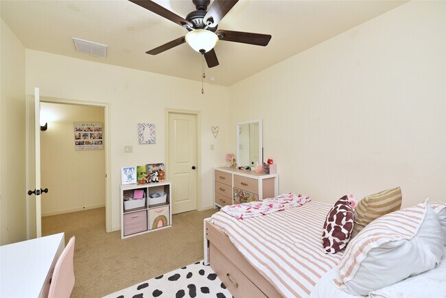 Building Photo - 13117 Stoneleigh Terrace Dr