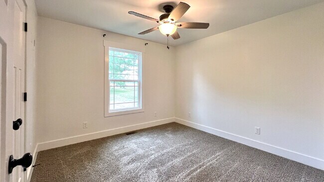 Building Photo - For Rent: 3BR, 2BA in the country