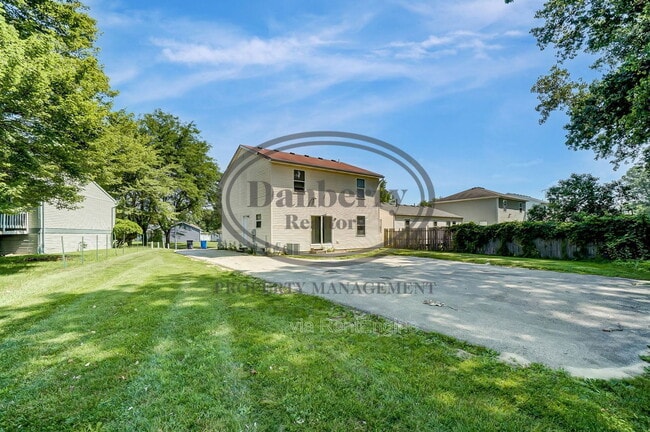 Building Photo - 3733 Willow Run Dr