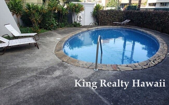 Building Photo - **UPGRADED, RARE Only 2 units per floor! 2...