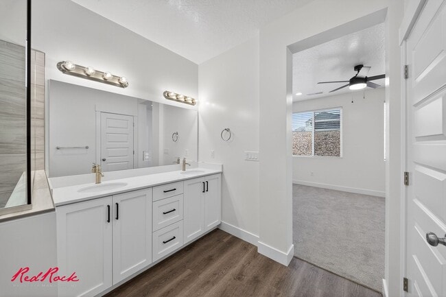 Building Photo - Stunning 4 Bedroom Home in Beautiful Desert Terrace Community