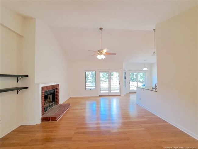 Building Photo - 420 Sugar Pine Dr