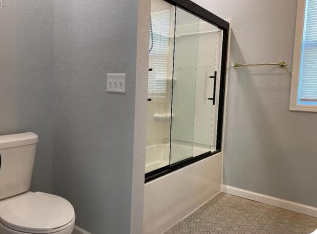 Building Photo - 3171 S 9th St