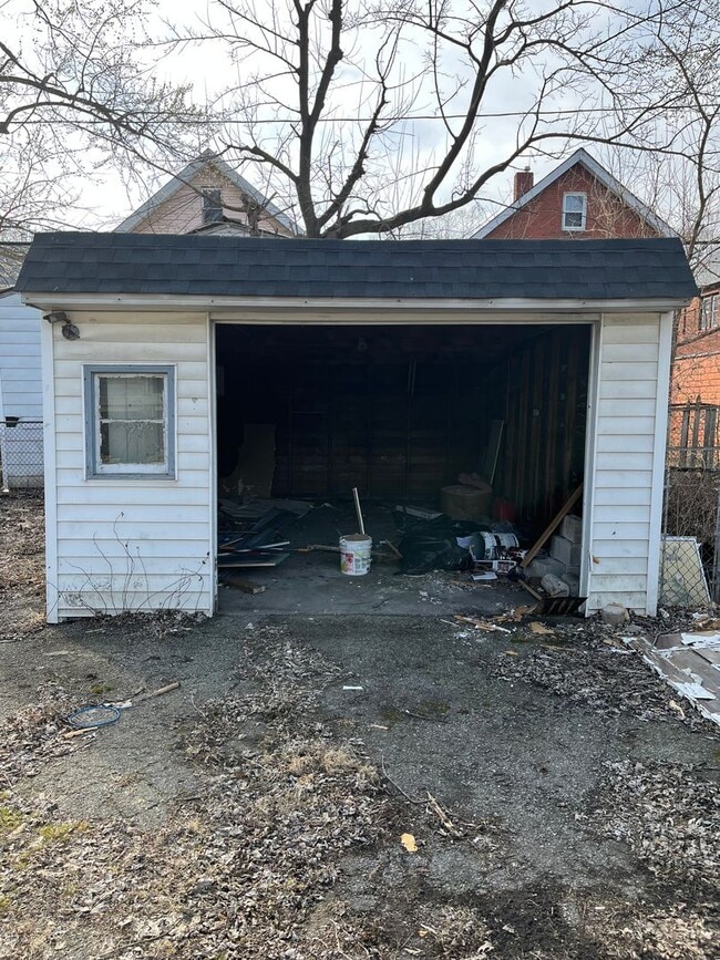 Building Photo - Cudell / West Boulevard Area - 3 bedroom/1...