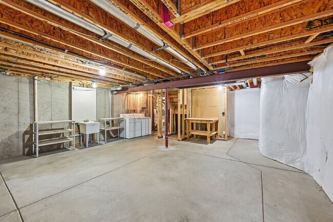 Building Photo - $2,260.95 - 2 Bed, 2 Bath Condo in Parker with In Unit Laundry and Central AC!