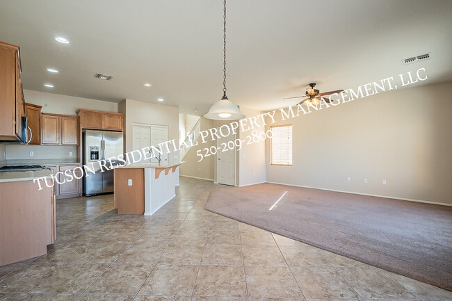 Building Photo - 6012 S Meadow Breeze Dr
