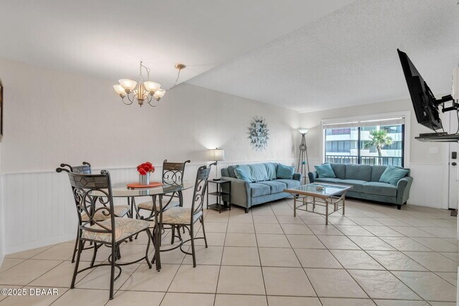 Building Photo - 1404 N Atlantic Ave