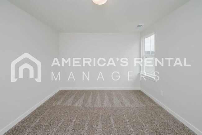 Building Photo - Modern Elegance at Unali Townes!