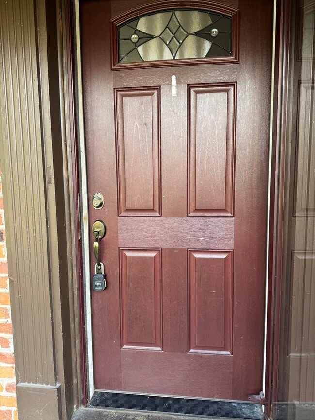 Building Photo - 2313 Lynn Rd NW