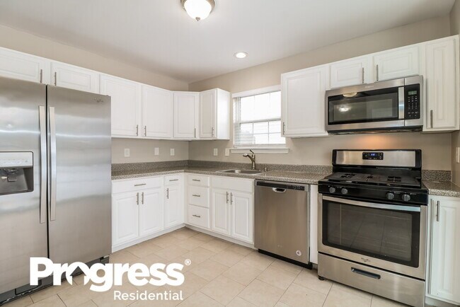 Building Photo - 733 Sage Hill Dr