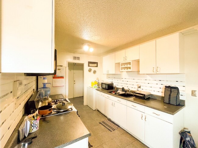 Primary Photo - 6767 N 7th St