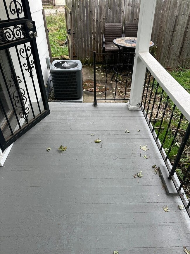 Building Photo - 7515 Melrose St