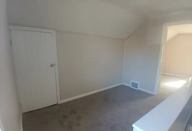 Building Photo - Charming 3 Bedroom Bungalow