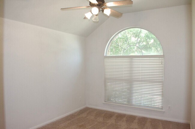 Building Photo - 1001 Emory Fields Cove
