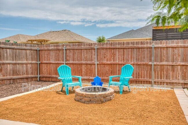 Building Photo - 5022 Red Oak Ln