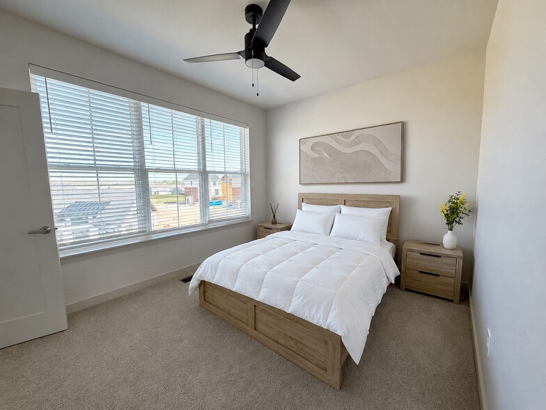 Building Photo - Whitman Villas