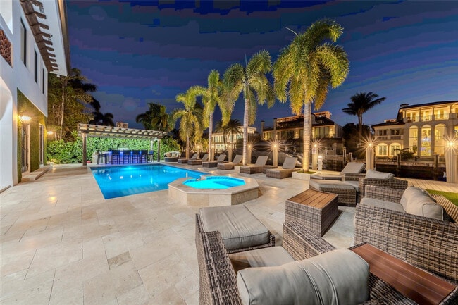 Building Photo - 2430 Castilla Isle