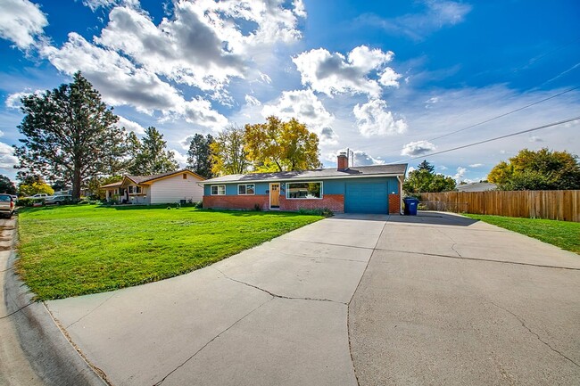 Building Photo - Boise Bench Home w/ Sun Room