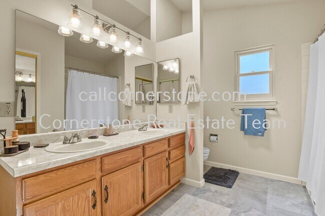 Building Photo - 8640 Boxelder Dr