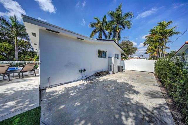 Building Photo - 8100 SW 62nd Ct