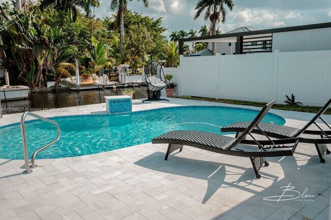 Building Photo - 2506 Bimini Ln