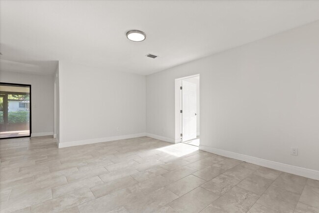 Building Photo - 4823 Pine Needle Dr