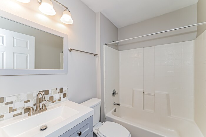 Building Photo - 814 Mountbatten Ln