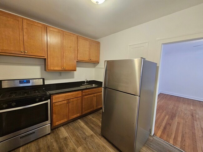 Building Photo - 5507 N Campbell Ave