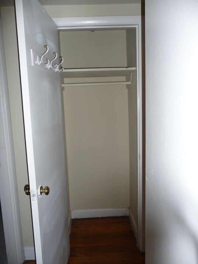 Building Photo - 246 White Bridge Pike