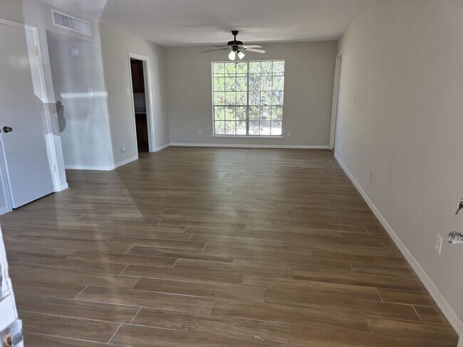 Building Photo - 601-603  Alicante Way