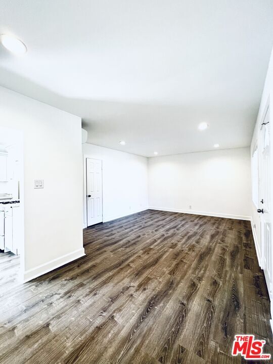 Building Photo - 1048 Elm Ave