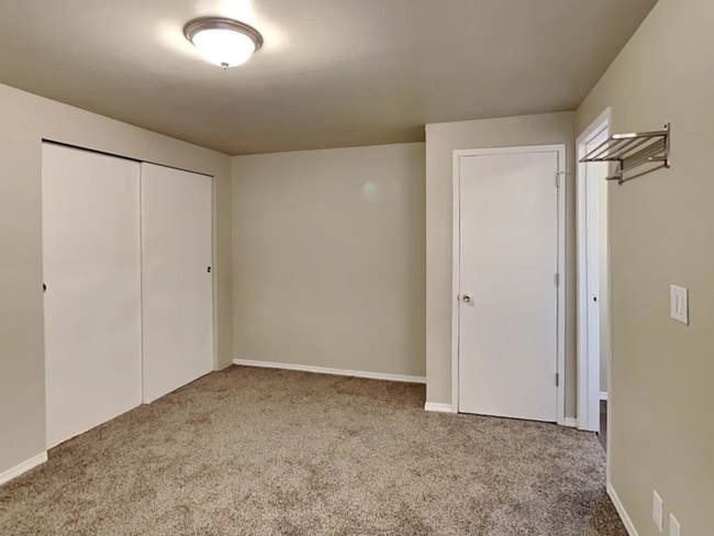 Building Photo - 7734 S Mission Dr