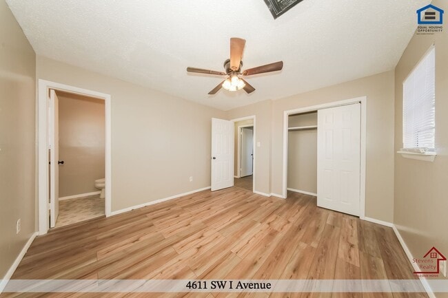 Building Photo - 4611 SW I Ave