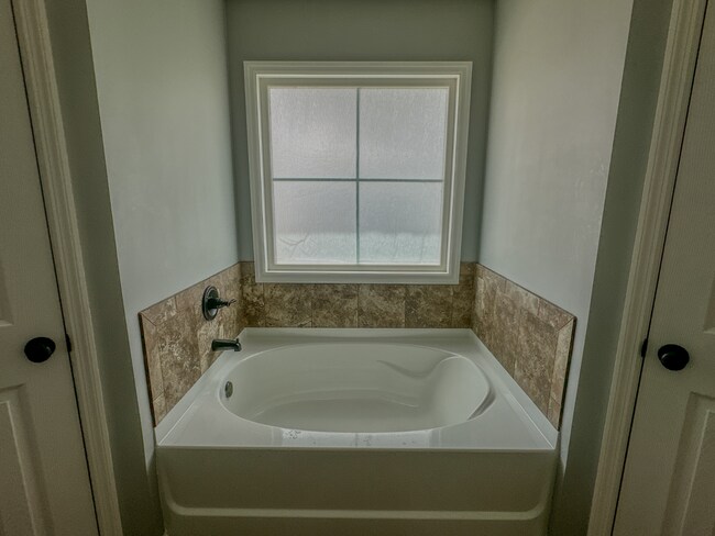 Building Photo - 1206 Lynn Terrace