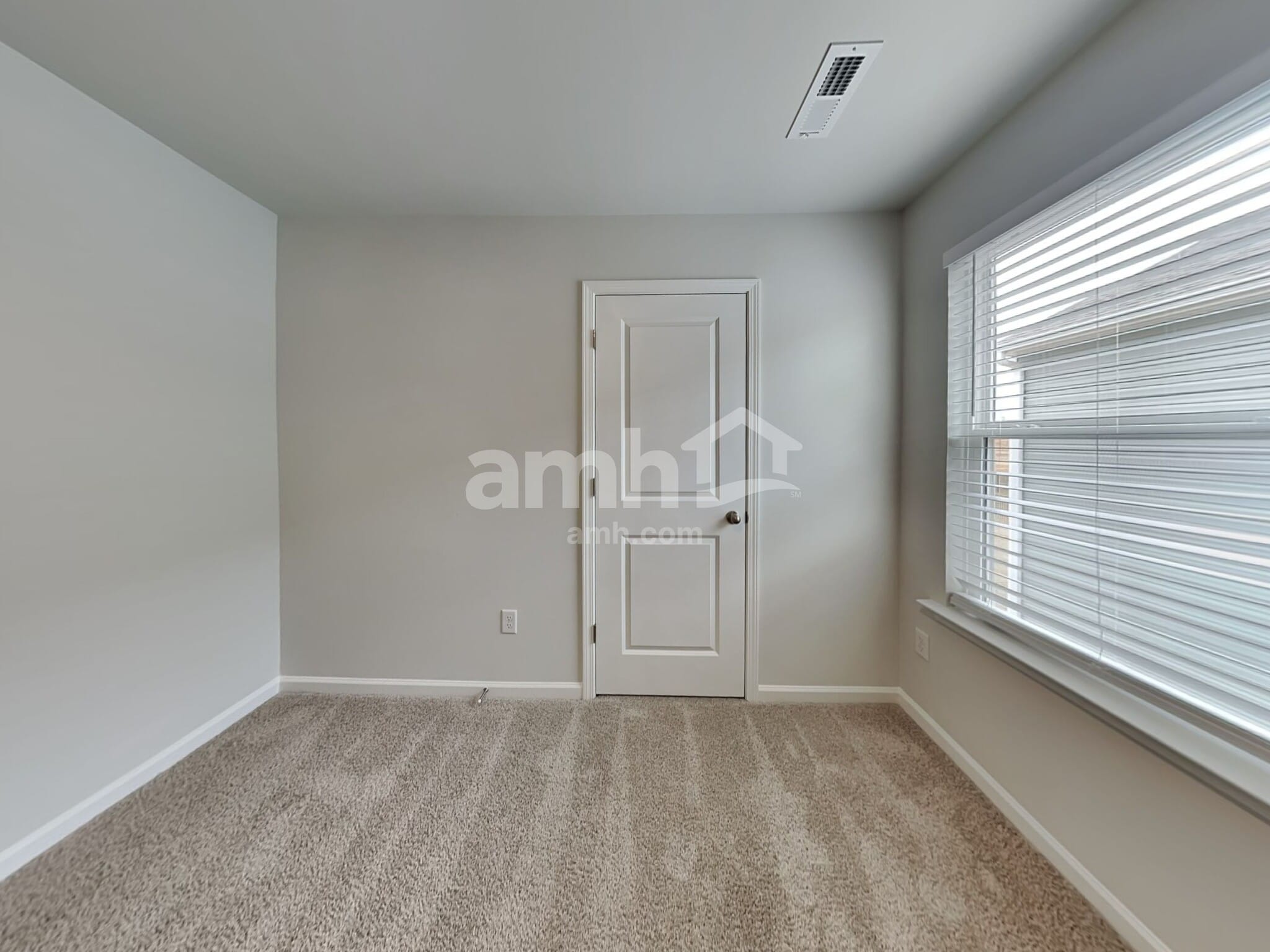 Building Photo - 3240 Emberly Dr