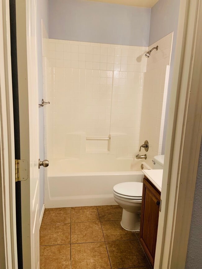 Building Photo - 1613 Makayla Ln