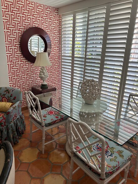 Dining Area - 401 Peruvian Ave