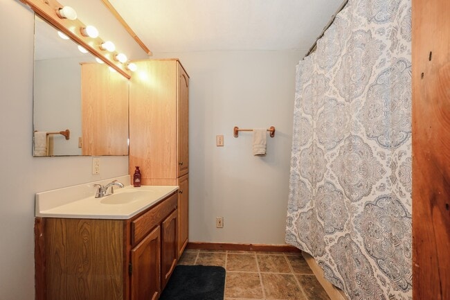 Building Photo - 40 Chemung Rd