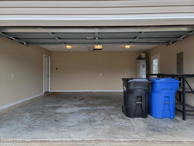 Building Photo - 416 Amaryllis Ln