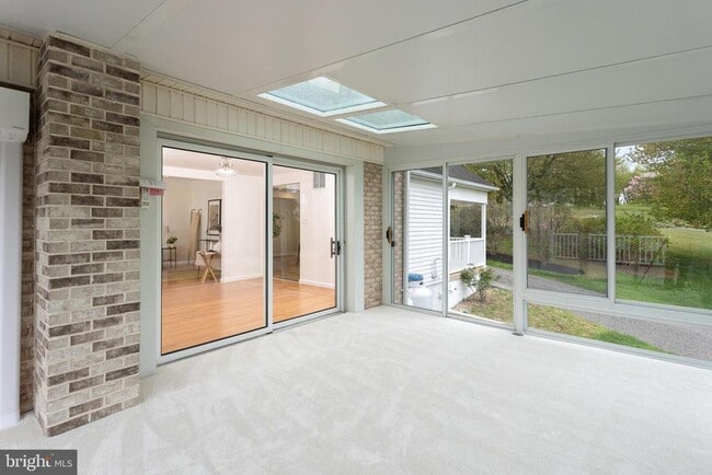 Building Photo - 16742 Ridge Rd